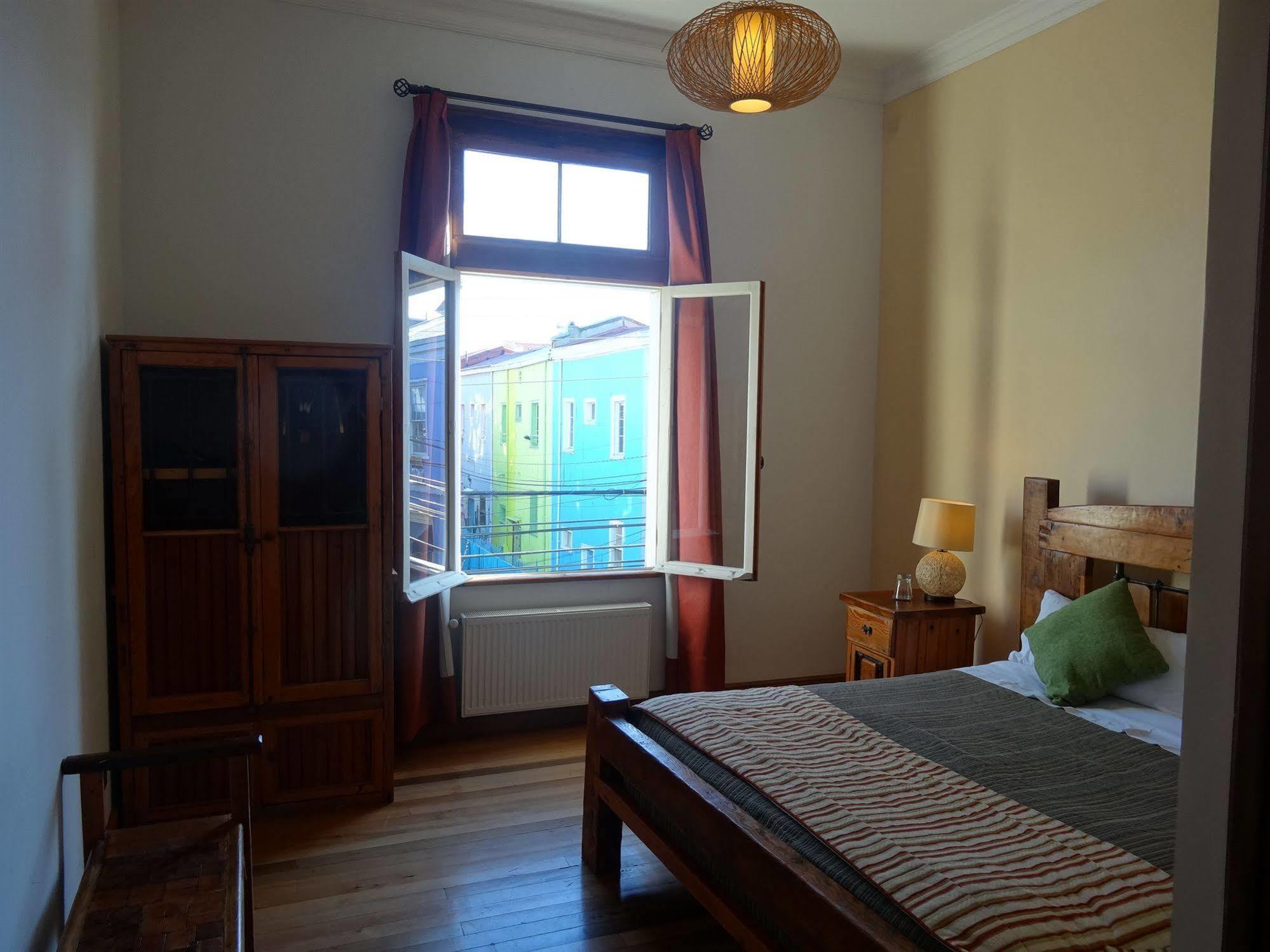 Puerta Escondida Bed & Breakfast Valparaiso